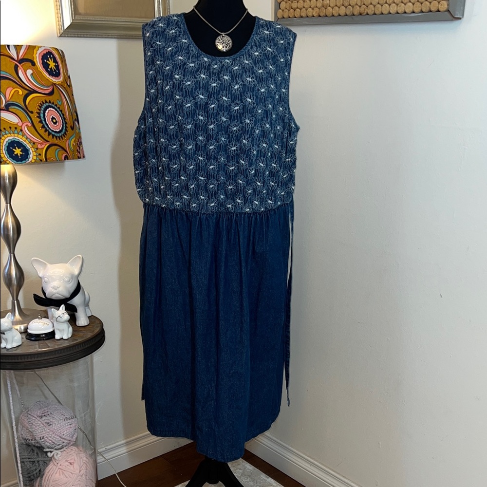 Stylish Blue Denim Sleeveless Smocked Midi Dress Sz. 24